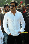 Filename=aadifilmmuhurath_001.jpg
Filesize=214KiB
Dimensions=800x1202
Date added=Apr 03, 2014 aadifilmmuhurath_001.jpg