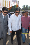 Filename=aadifilmmuhurath_011.jpg
Filesize=248KiB
Dimensions=800x1192
Date added=Apr 03, 2014 aadifilmmuhurath_011.jpg