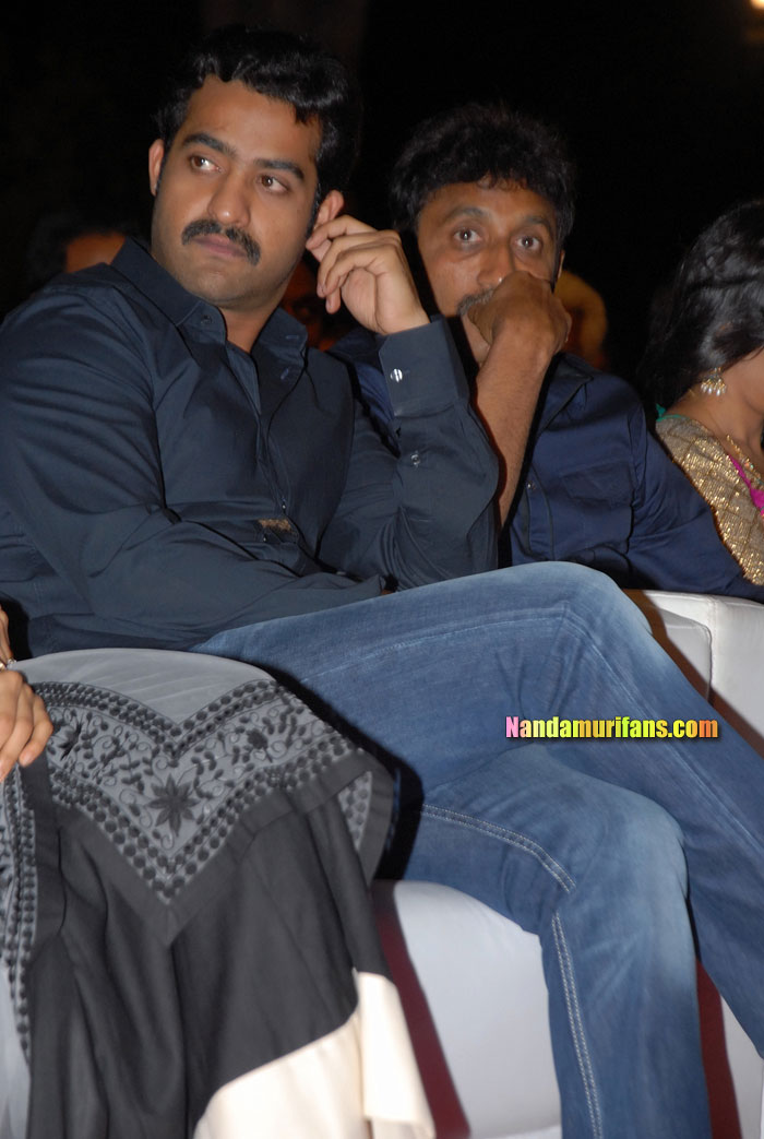 Baadshah_Audio_013.jpg