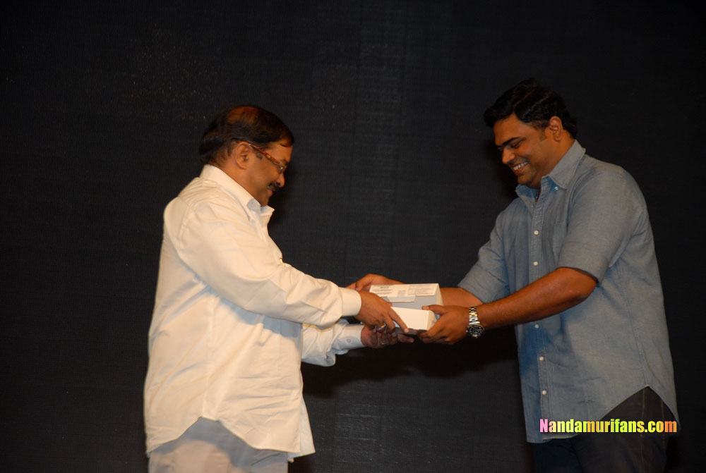 Baadshah_Audio_060.jpg