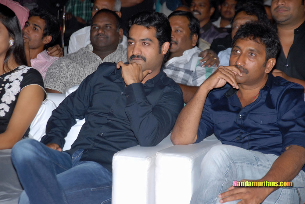 Baadshah_Audio_147.jpg