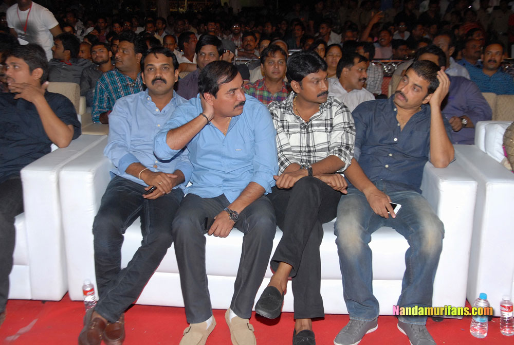 Baadshah_Audio_182.jpg