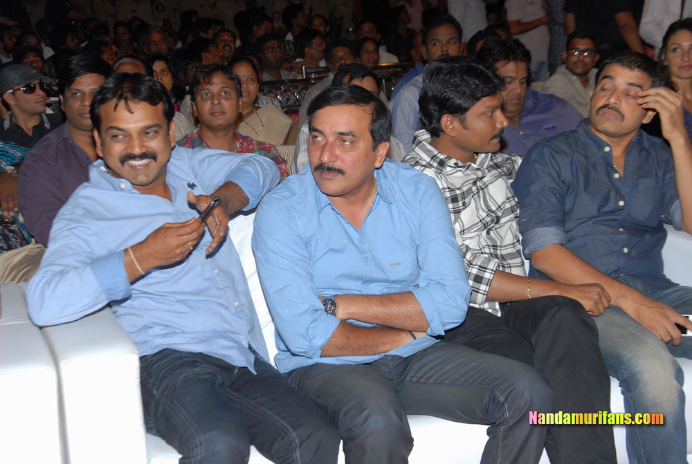 Baadshah_Audio_184.jpg