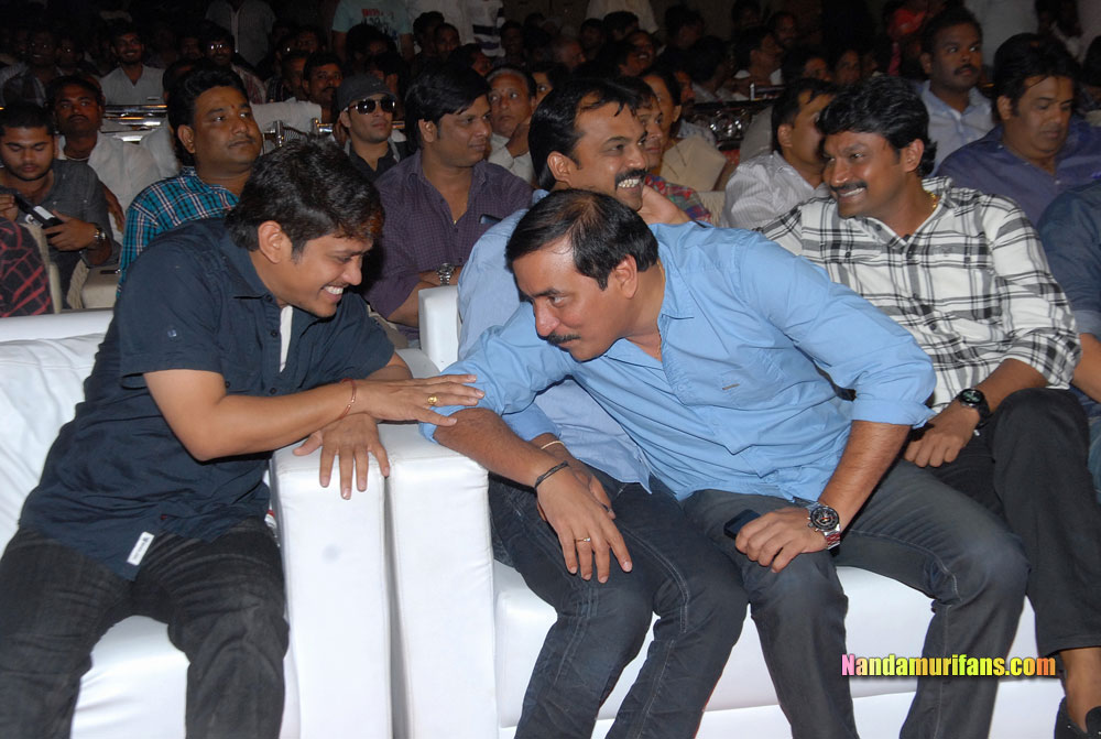 Baadshah_Audio_186.jpg