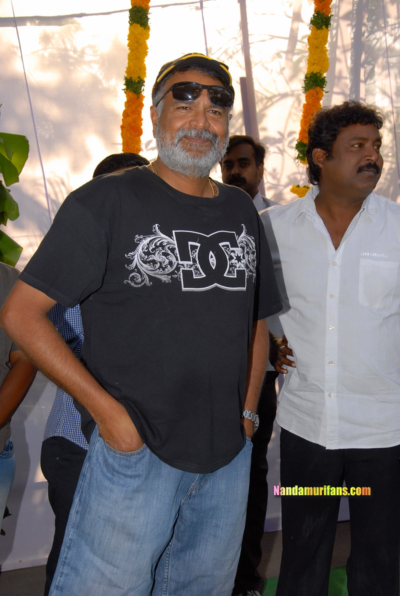 Baadshah_Muhurath_015.jpg
