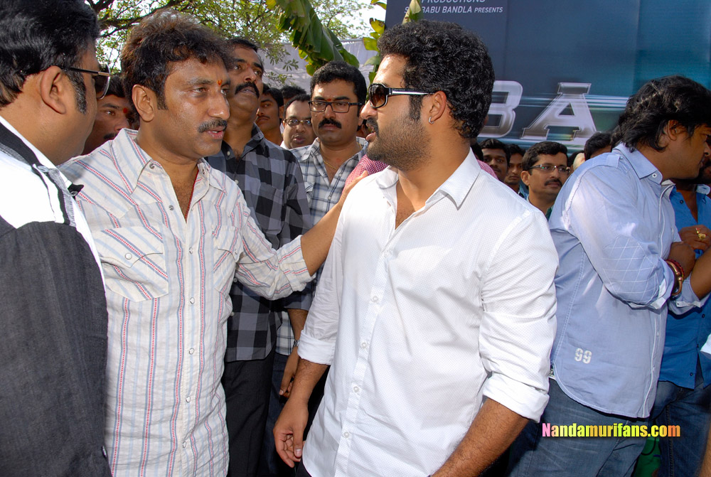 Baadshah_Muhurath_095.jpg