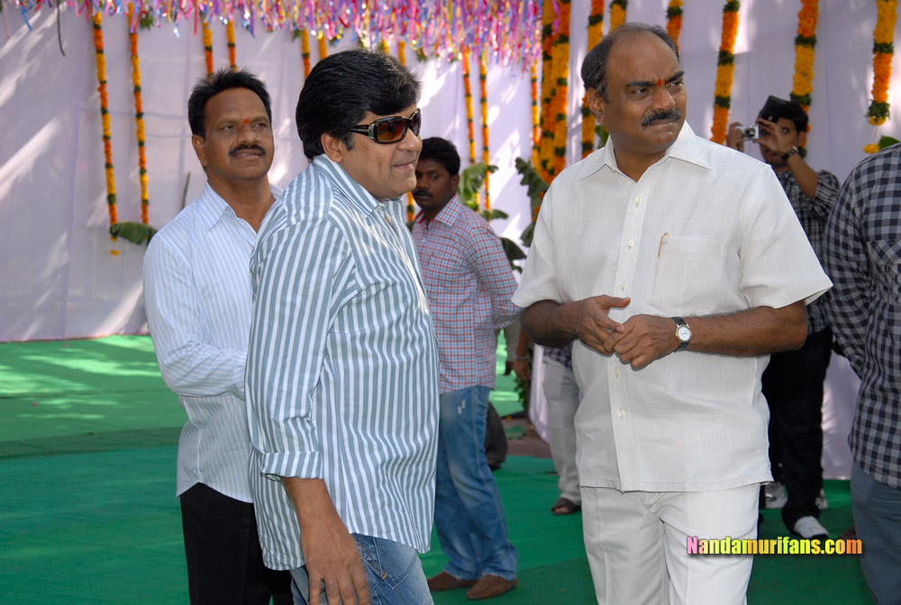 Baadshah_Muhurath_113.jpg