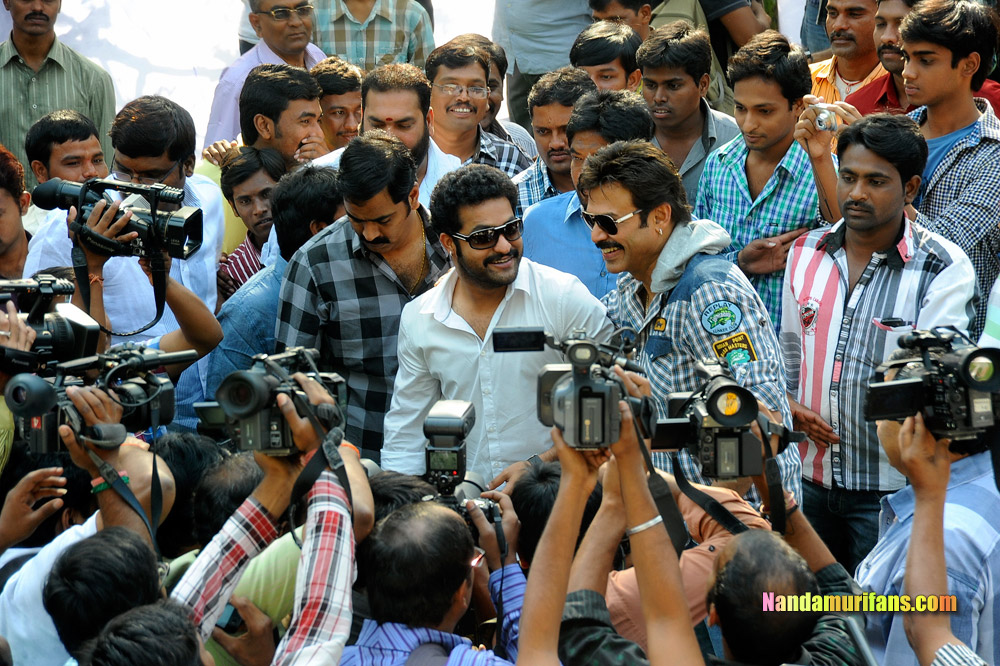 Baadshah_Muhurath_123.jpg