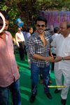 Filename=Baadshah_Muhurath_002.jpg
Filesize=274KiB
Dimensions=800x1192
Date added=Apr 03, 2014 Baadshah_Muhurath_002.jpg