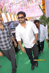Filename=Baadshah_Muhurath_006.jpg
Filesize=317KiB
Dimensions=800x1192
Date added=Apr 03, 2014 Baadshah_Muhurath_006.jpg