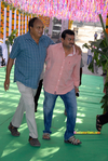 Filename=Baadshah_Muhurath_016.jpg
Filesize=302KiB
Dimensions=800x1192
Date added=Apr 03, 2014 Baadshah_Muhurath_016.jpg