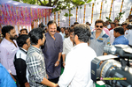 Filename=Baadshah_Muhurath_043.jpg
Filesize=285KiB
Dimensions=1000x666
Date added=Apr 03, 2014 Baadshah_Muhurath_043.jpg