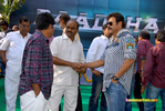 Filename=Baadshah_Muhurath_110.jpg
Filesize=217KiB
Dimensions=1000x671
Date added=Apr 03, 2014 Baadshah_Muhurath_110.jpg