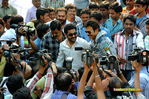 Filename=Baadshah_Muhurath_124.jpg
Filesize=284KiB
Dimensions=1000x666
Date added=Apr 03, 2014 Baadshah_Muhurath_124.jpg