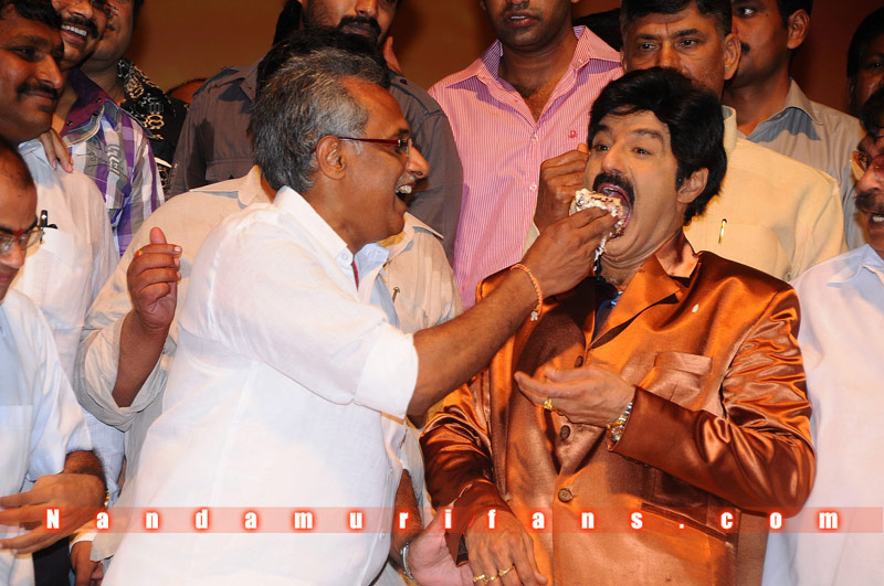 Balakrishna_Birthday_2010_180.jpg