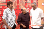 Filename=Brindaavanam-Muhurath-113.jpg
Filesize=176KiB
Dimensions=800x531
Date added=Apr 03, 2014 Brindaavanam-Muhurath-113.jpg