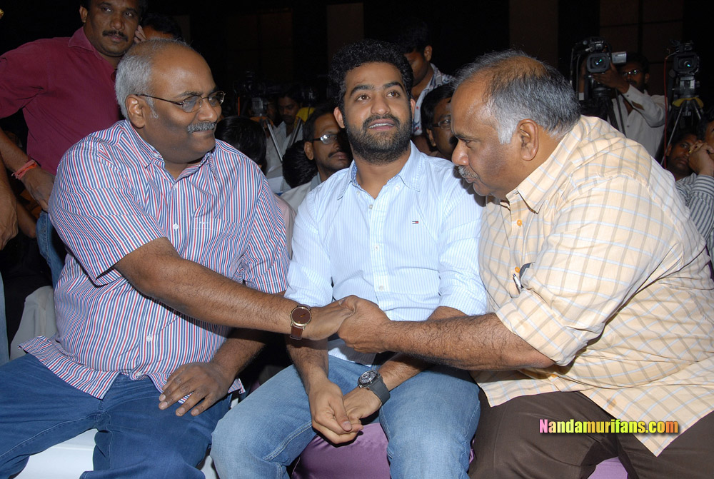 Dhammu_successmeet_096.jpg