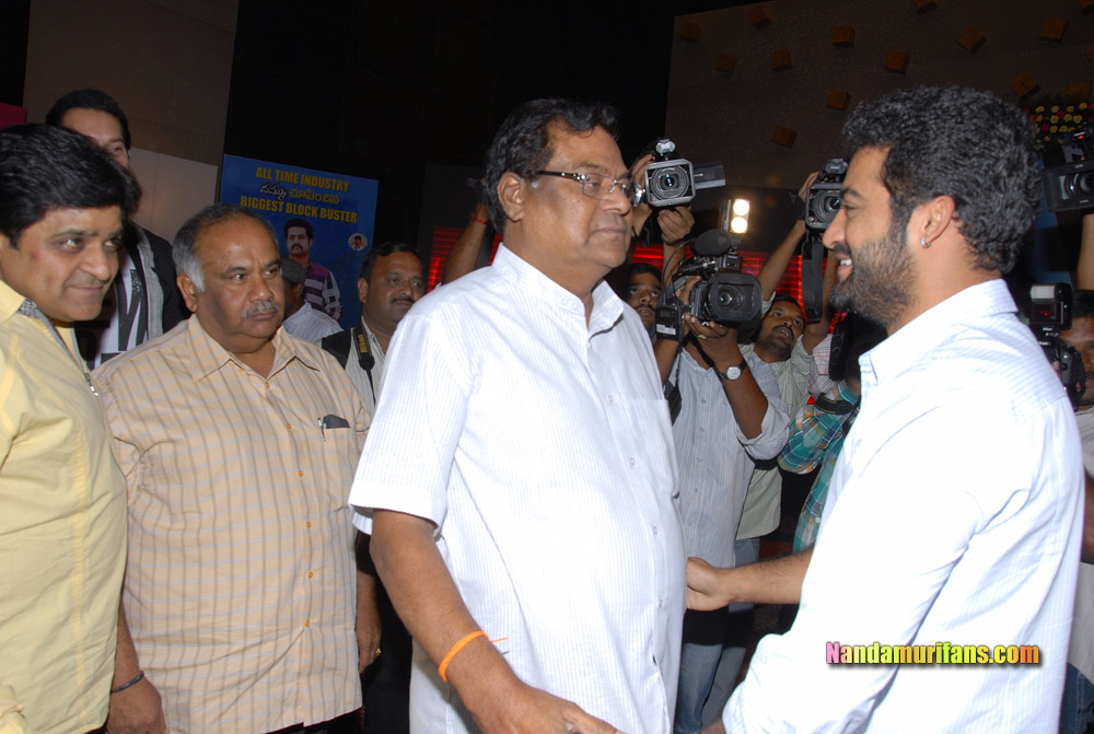 Dhammu_successmeet_108.jpg
