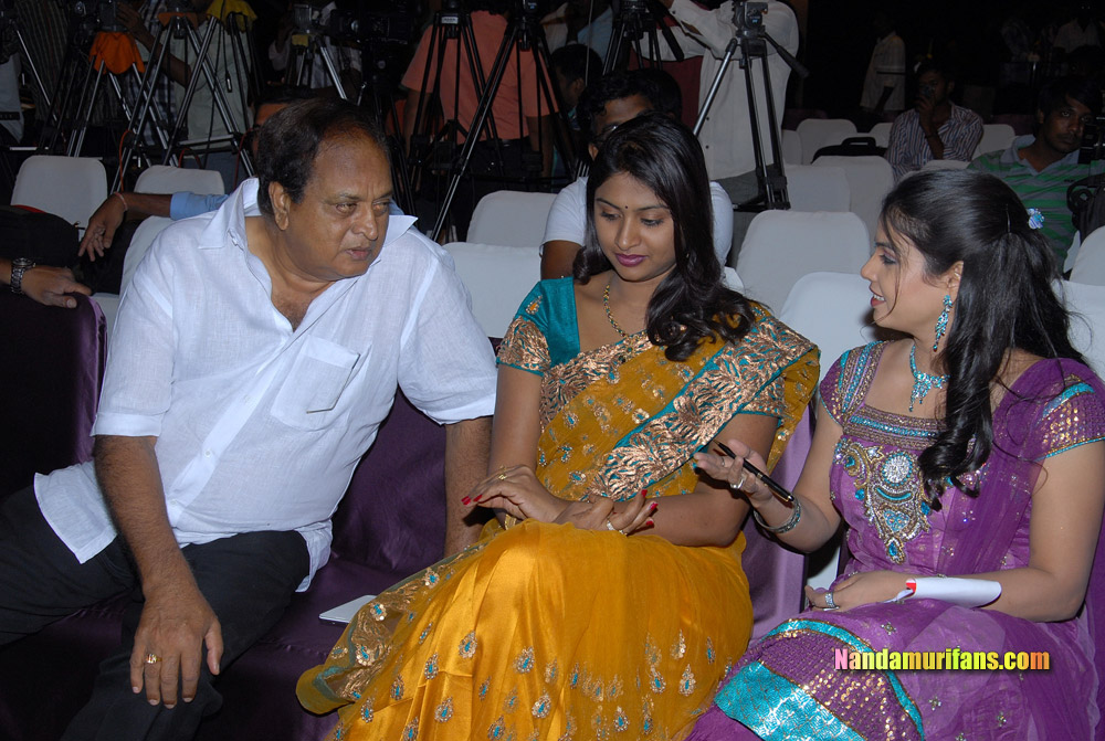 Dhammu_successmeet_124.jpg