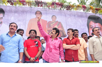 Filename=NBK_Boyapati__033.jpg
Filesize=232KiB
Dimensions=1000x664
Date added=Apr 04, 2014 NBK_Boyapati__033.jpg