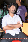 Filename=Kalyanram_Radiomirchi_012.jpg
Filesize=280KiB
Dimensions=800x1204
Date added=Apr 03, 2014 Kalyanram_Radiomirchi_012.jpg