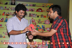 Filename=Kalyanram_Radiomirchi_035.jpg
Filesize=150KiB
Dimensions=800x531
Date added=Apr 03, 2014 Kalyanram_Radiomirchi_035.jpg