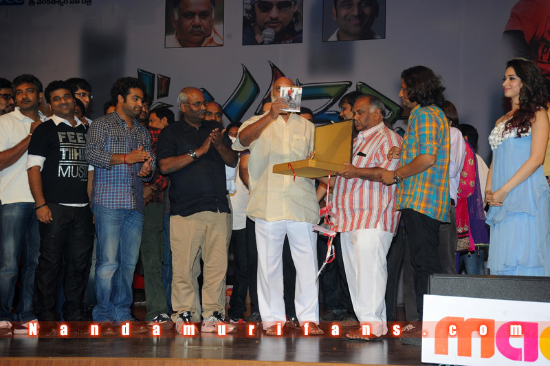 Oosaravelli_Audio_240.jpg