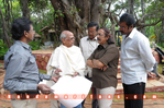 Filename=Srr_working_stills_009.jpg
Filesize=162KiB
Dimensions=800x532
Date added=Apr 04, 2014 Srr_working_stills_009.jpg