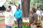Filename=Srr_working_stills_014.jpg
Filesize=168KiB
Dimensions=800x532
Date added=Apr 04, 2014 Srr_working_stills_014.jpg