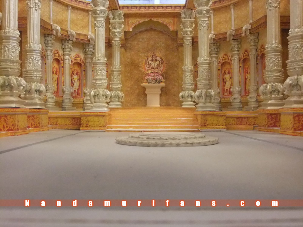 SriRamarajyam_Sets_028.jpg